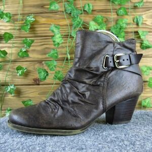 Bare Traps Rikita Brown Buckle Accent Ankle Booties Boots Women's Size 8 M